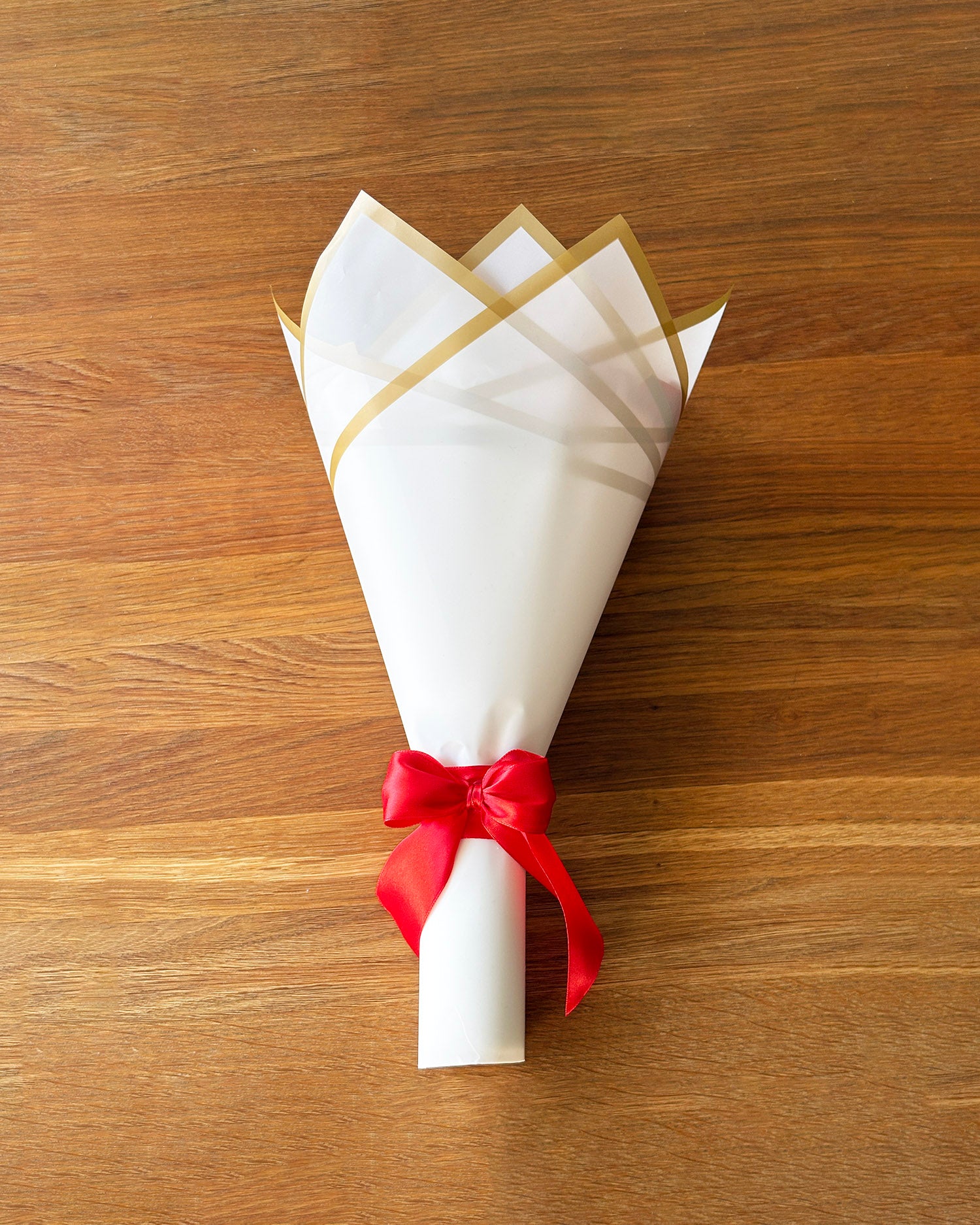 Satenast šopek - rdeča romantika